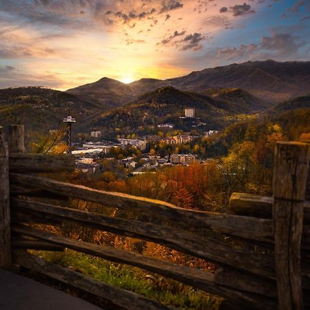 Ober Hideaway, Hot Tub, Wifi, 1089 Free Tickets Each Paid Day, Dollywood And More Gatlinburg Buitenkant foto
