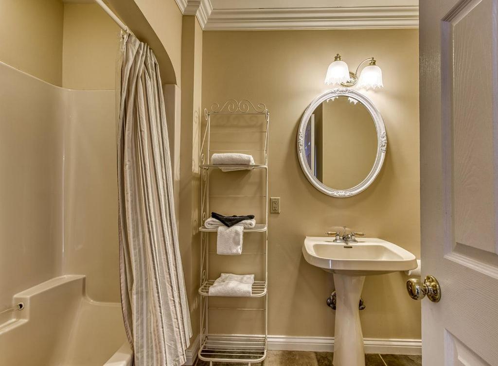 Ober Hideaway, Hot Tub, Wifi, 1089 Free Tickets Each Paid Day, Dollywood And More Gatlinburg Buitenkant foto