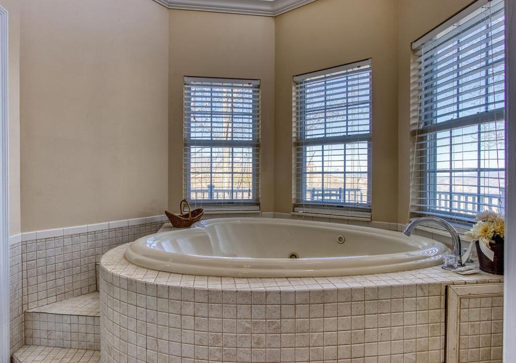 Ober Hideaway, Hot Tub, Wifi, 1089 Free Tickets Each Paid Day, Dollywood And More Gatlinburg Buitenkant foto